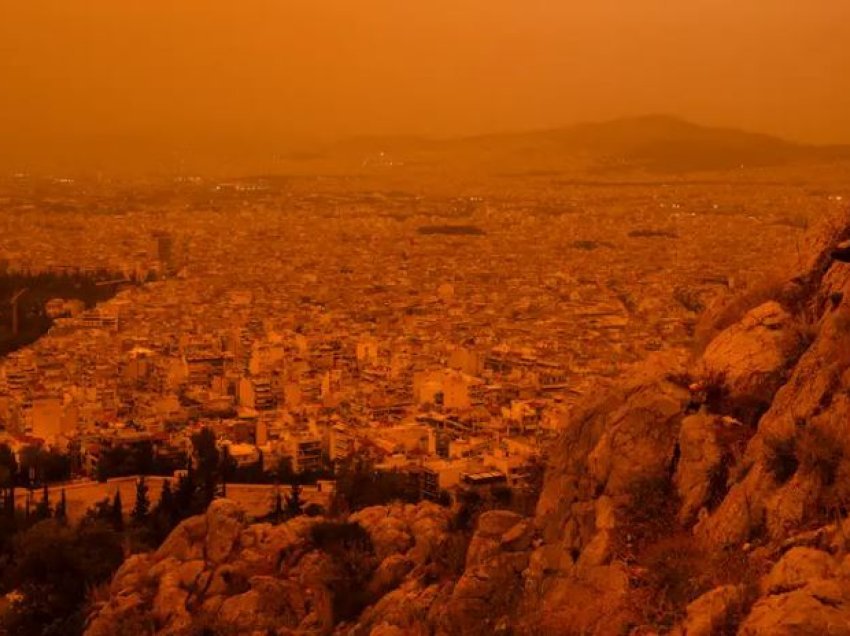 Pse pluhuri fryn nga Saharaja në Europë? Si krijohet dhe a përbëjnë rrezik