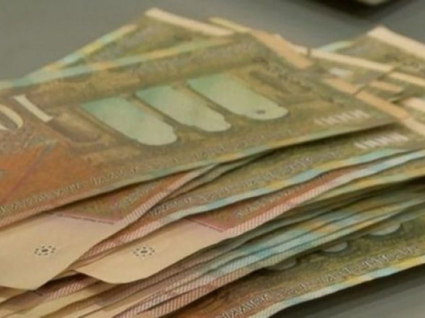 Një 52-vjeçare nga Mavrova i vidhen 61.880 denarë