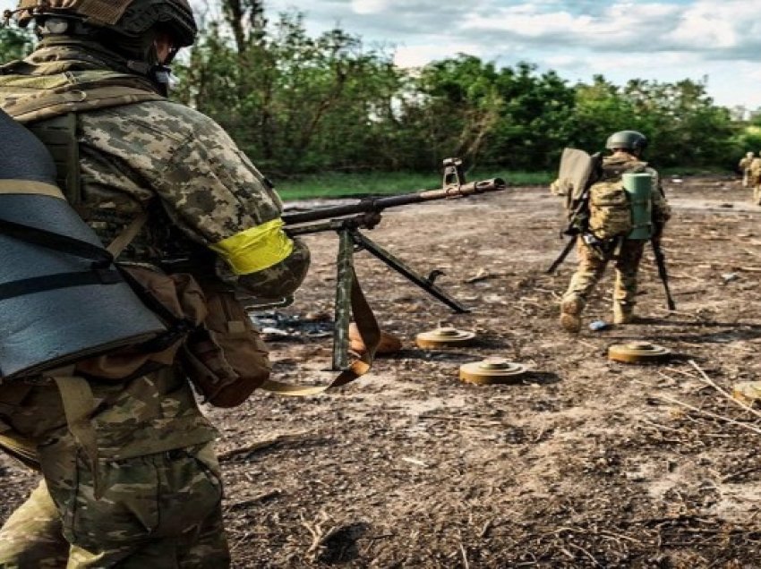 ​Zelensky: Forcat e Ukrainës po frenojnë presionin e Rusisë në lindje të vendit