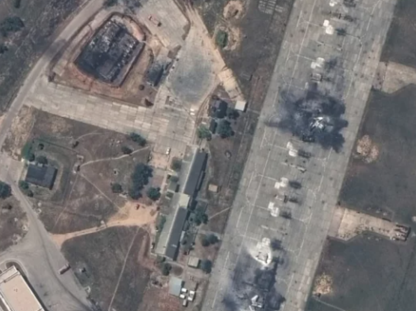 Sulmi ukrainas në bazën ajrore të Krimesë, ja ç’tregojnë pamjet satelitore