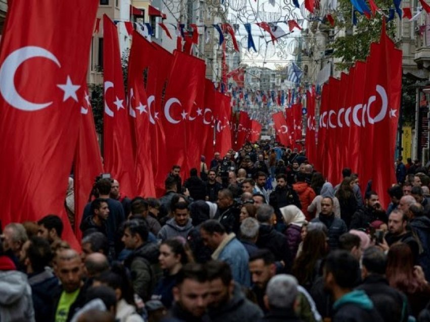​15.1% e popullsisë së Turqisë përbëhej nga të rinjtë në vitin 2023