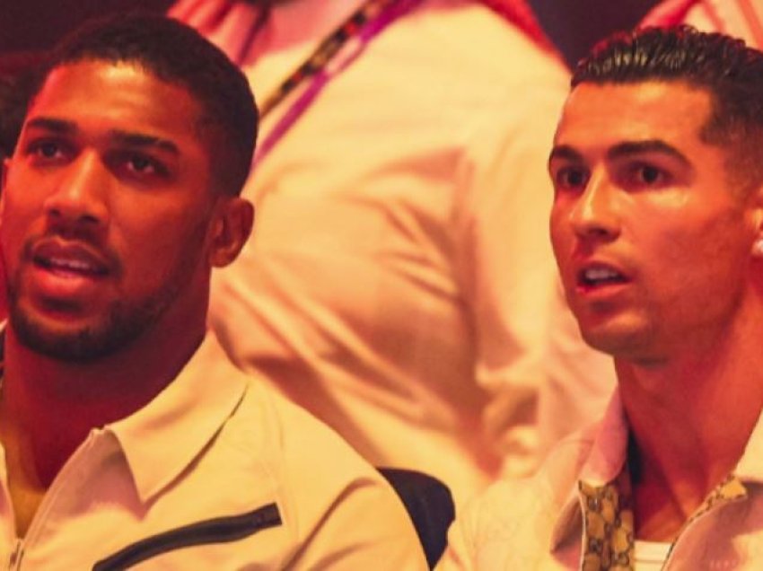 Ronaldo dhe Joshua mbërrijnë në “Kingdon Arena” për meçin Fury-Usyk