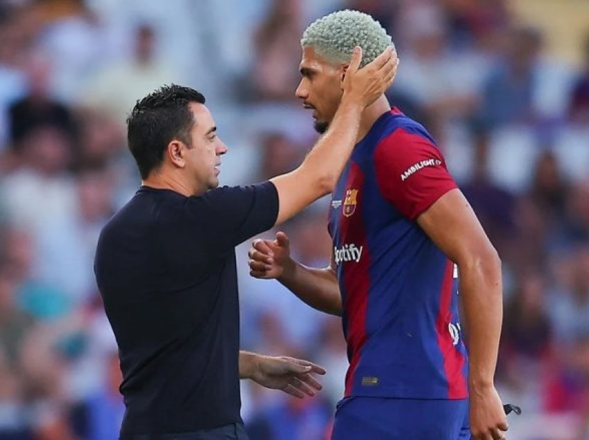 Zbulohen emrat e pesë lojtarëve të Barcelonës të “keqtrajtuar” nga Xavi
