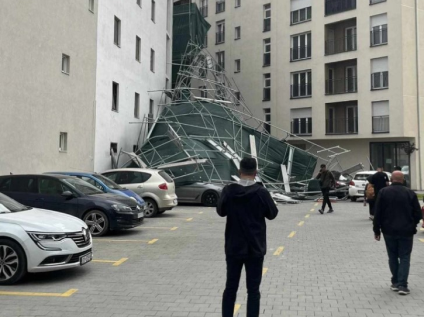 S’ka të lënduar nga rënia e skeleve në qendër të Prishtinës