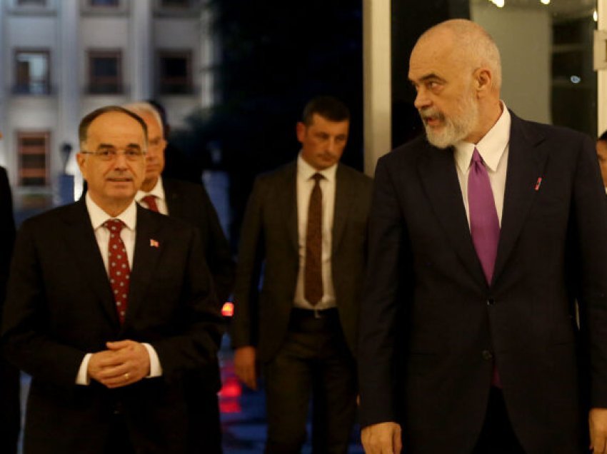 Besimi tek institucionet politike pëson sërish rënie në Shqipëri