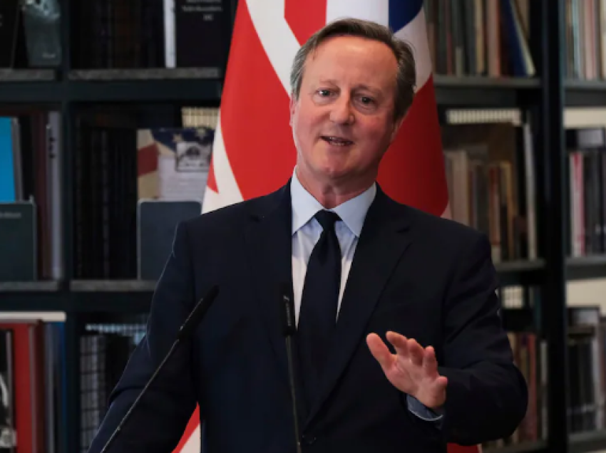 Telegraph thotë se Cameron ndërpreu vizitën në Tiranë për zgjedhje të parakohshme