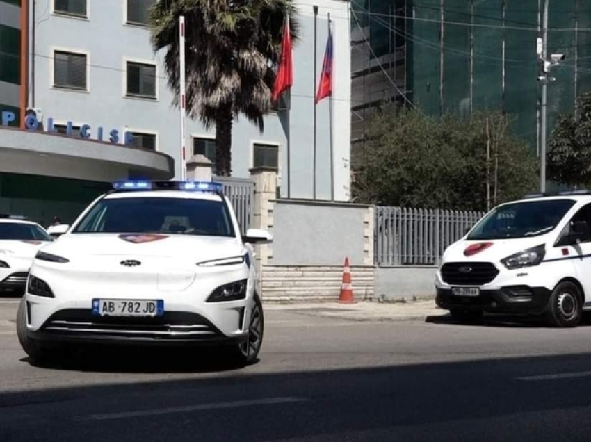 Po transportonin me furgon sende të vjedhura nga një banesë, arrestohen dy persona në Durrës