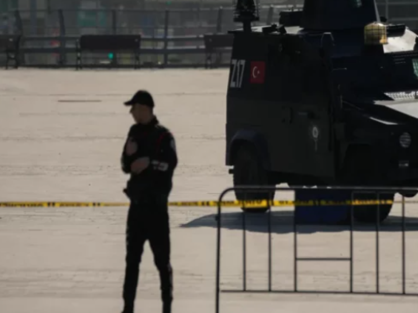 3 të vrarë dhe 5 të plagosur në një përleshje të armatosur në Stamboll të Turqisë