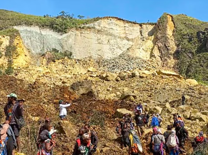 670 vetë dyshohet se vdiqën nga rrëshqitja e dheut në Papua Guinenë e Re