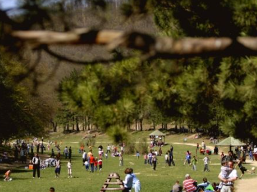 Parku i Gërmisë mbetet një prej vendeve më atraktive në Prishtinë
