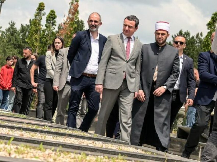 Kryeministri Kurti përkujtoi martirët e Tusuzit: Nuk ka asnjë brez të shqiptarëve që nuk ka kaluar së paku në një luftë