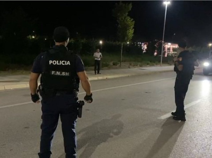 Policia reprezalje në Vlorë, arrestohet 25-vjeçari me precedent të mëparshmë, sekuestrohen armë, në kërkim të...