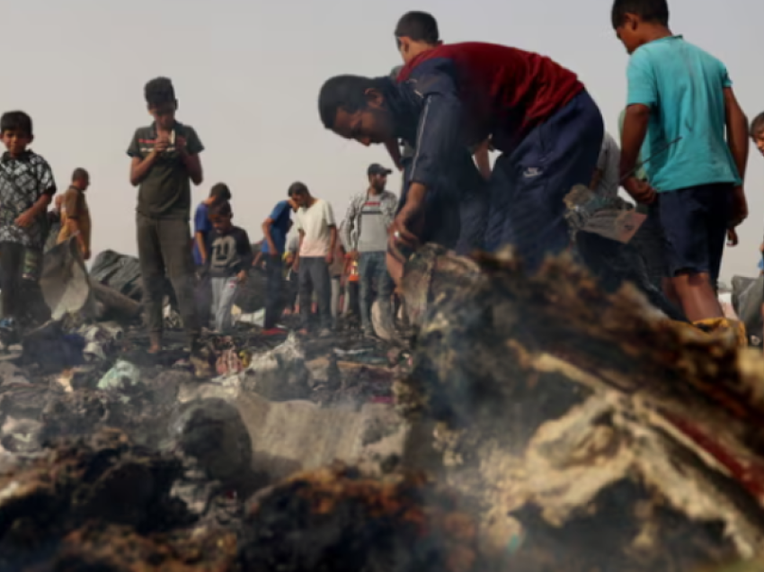 Zyrtarët e Gazës thonë se 40 palestinezë u vranë nga sulmet ajrore izraelite gjatë natës në Rafah