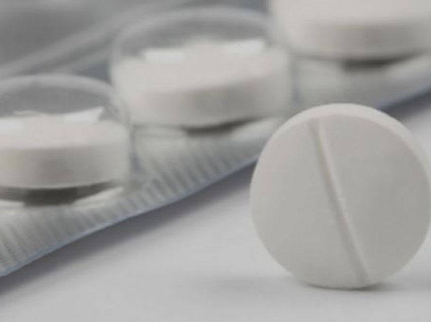 Mjekja shqiptare në Gjermani: Pini deri 8 paracetamolë në ditë për temperaturën