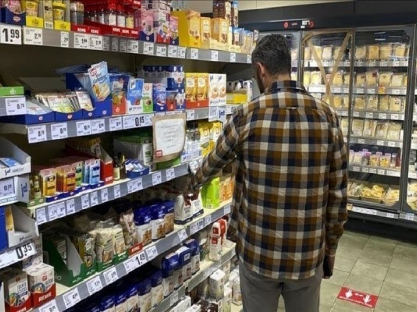 ​Inflacioni i çmimeve të dyqaneve kthehet në 'normal' në Mbretërinë e Bashkuar
