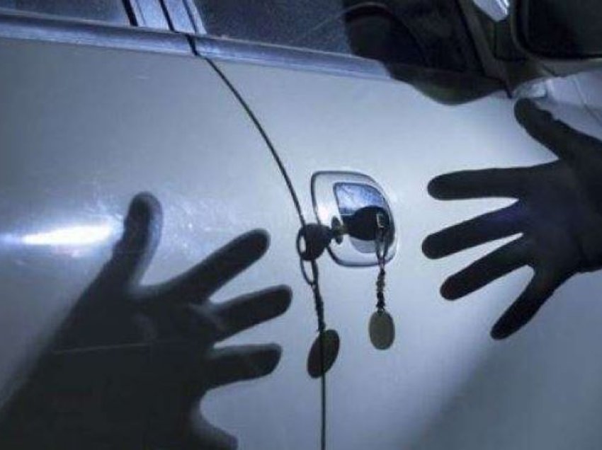 Podujevë: Ia vjedhin targat e veturës
