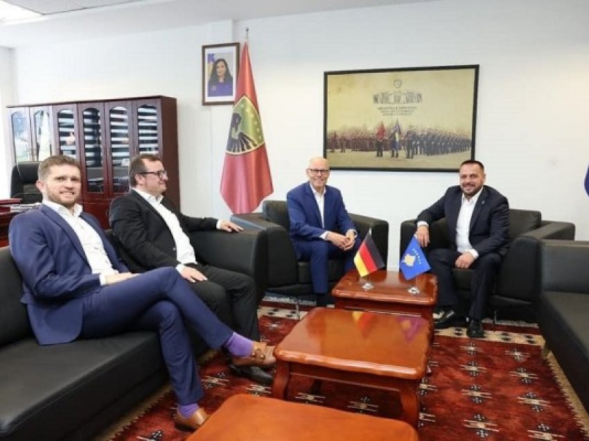​Maqedonci: Bashkëpunimi me Gjermaninë ka rëndësi për zhvillimin e ushtrisë së Kosovës