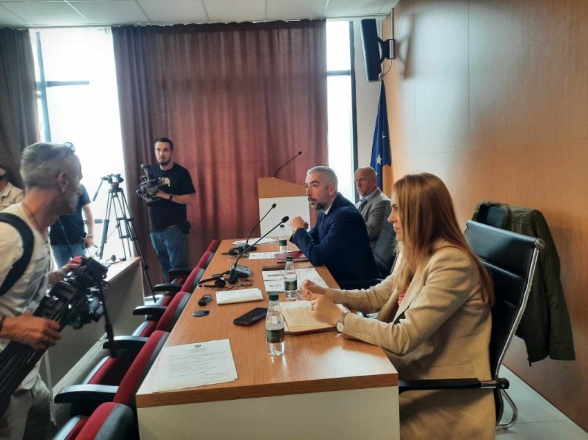 Mediat largohen nga seanca e Kuvendit të Mitrovicës së veriut