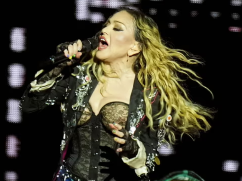 Madonna paditet për ‘pornografi’ nga spektatorë të koncertit në Los Angeles
