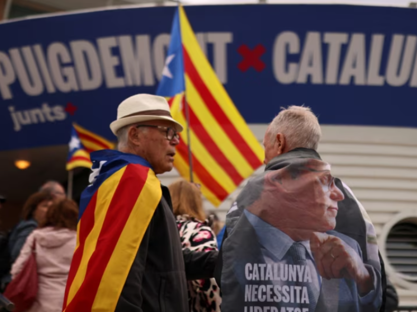 Dyshimet për lidhje me Rusinë dëmtojnë kthimin e mundshëm të udhëheqësit separatist katalanas në Spanjë