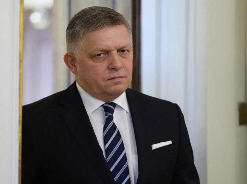 Kryeministri sllovak transferohet në spitalin e Bratislavës
