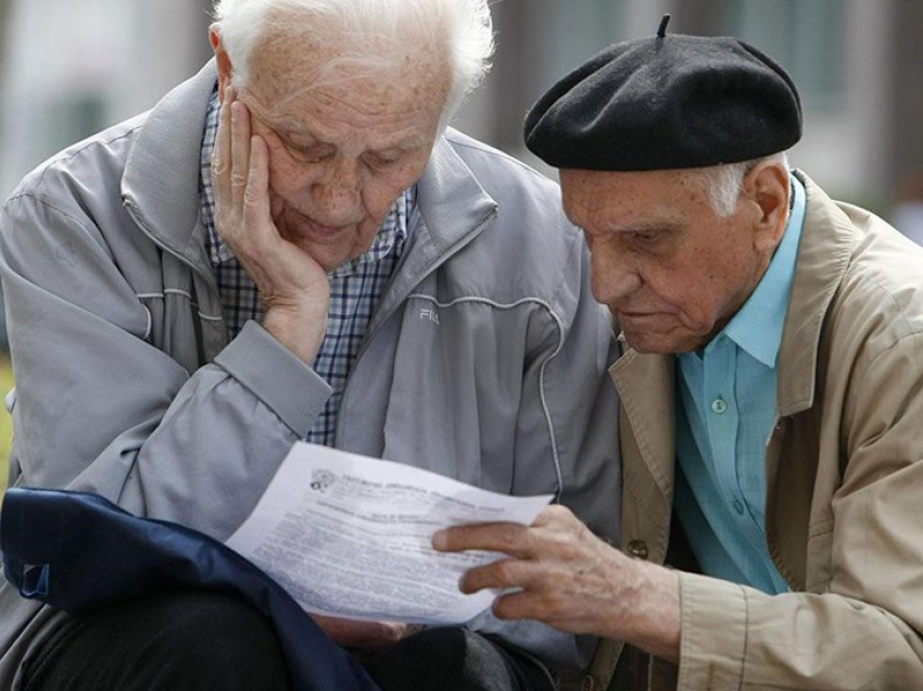 Po ndahen deri në 700 euro nga Qeveria e Kosovës? Reagojnë pensionistët